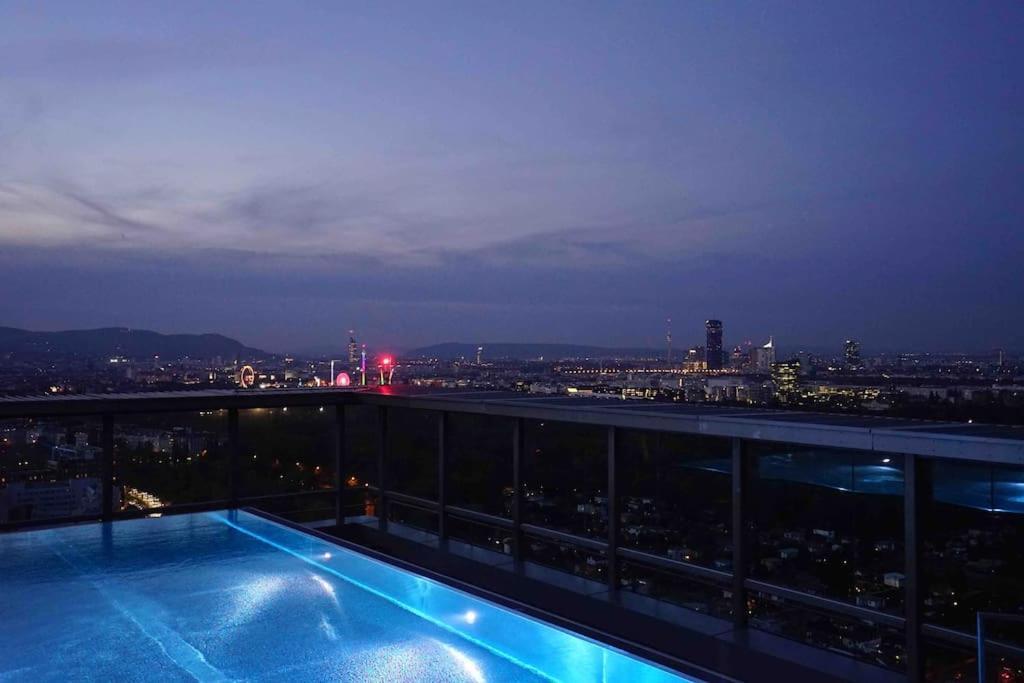 The High-Rise Condo With Pool Wien Eksteriør billede