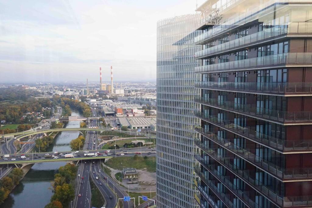 The High-Rise Condo With Pool Wien Eksteriør billede